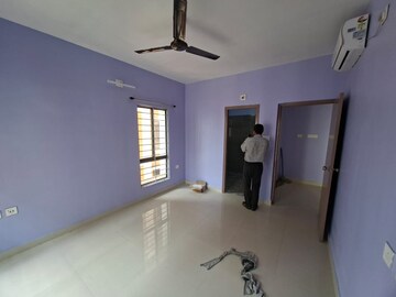 Room in 3 BHK Apartment at DTC Southern Heights, Joka – for Rent