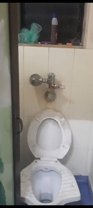 Bathroom in 1 BHK Apartment at Matunga West – for Sale