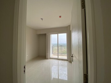 Room in 1 RK Apartment at Supertech Ecociti, Sector 137 – for Rent