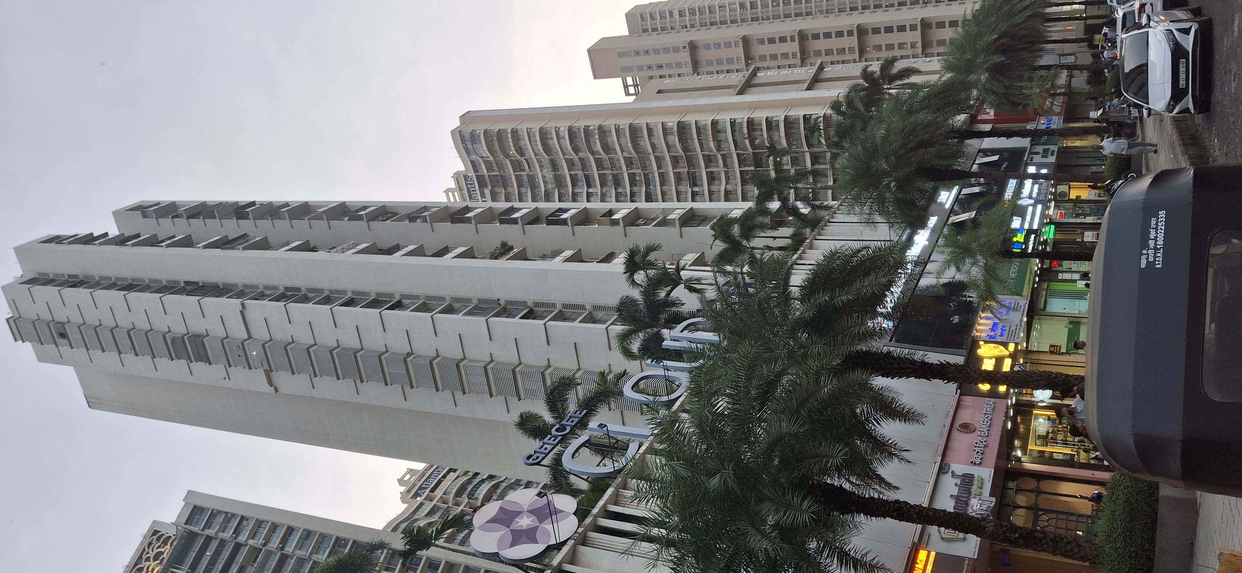 3 BHK Apartment For Rent in Cloud 36 Mumbai