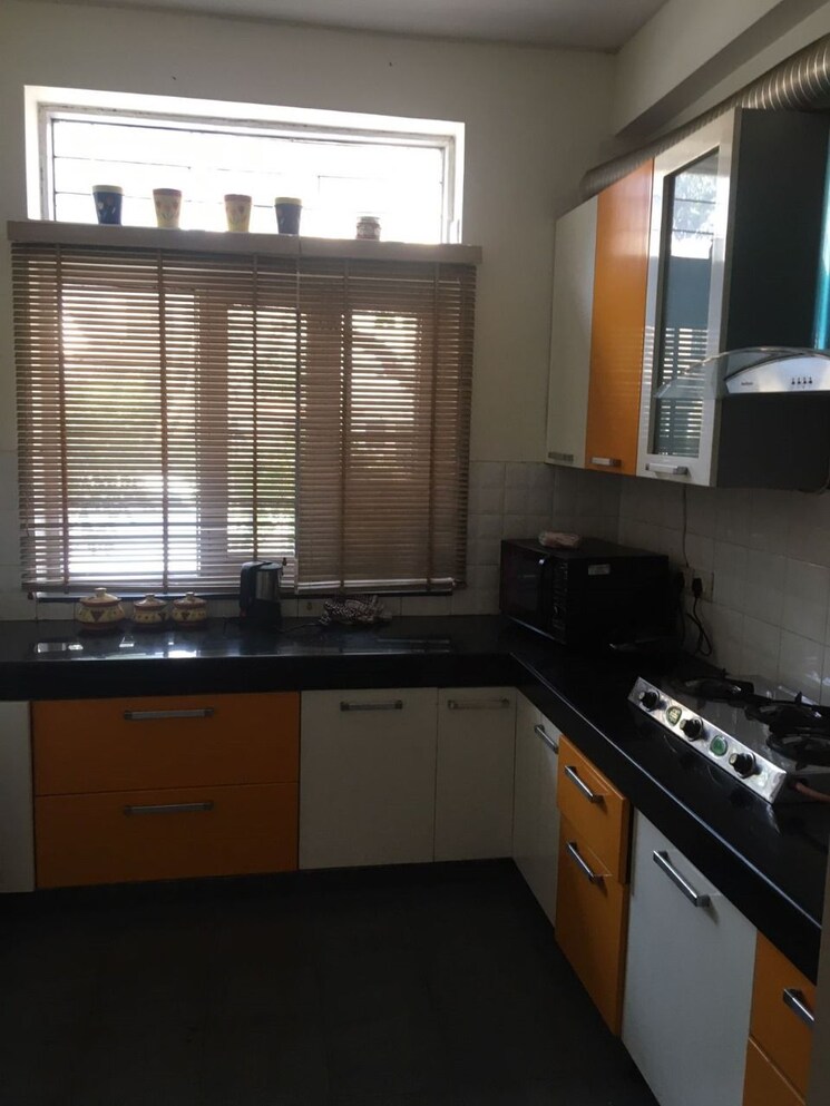 Kitchen, sushant lok i 4 Bedroom 419 Sq.Yd. Builder Floor In Sushant Lok I Gurgaon 8964724