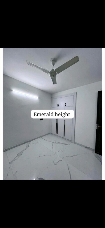 Room in 4 BHK Apartment at Emerald Anmol, Sector 88 – for Rent