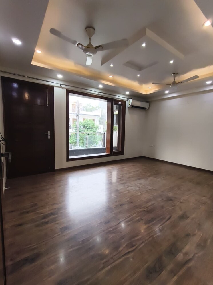 Room, golf course road 5 Bedroom 502 Sq.Yd. Builder Floor In Golf Course Road Gurgaon 8964686