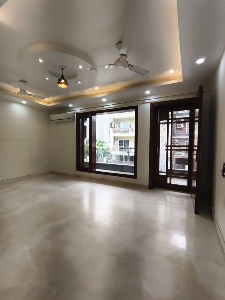 Room, golf course road 5 Bedroom 502 Sq.Yd. Builder Floor In Golf Course Road Gurgaon 8964686