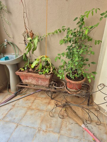 Living Room in 3.5 BHK Apartment at Ganga Satellite, Wanwadi – for Rent