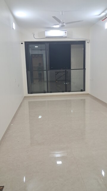 2 BHK Apartment For Rent in Dosti Eastern Bay, Wadala