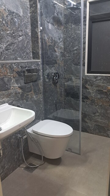 Furnished Amenities in 2 BHK Apartment at Dosti Eastern Bay, Wadala – for Rent