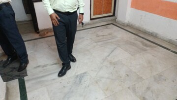 Room in 1 BHK Builder Floor at Vaishali Sector 5 – for Rent