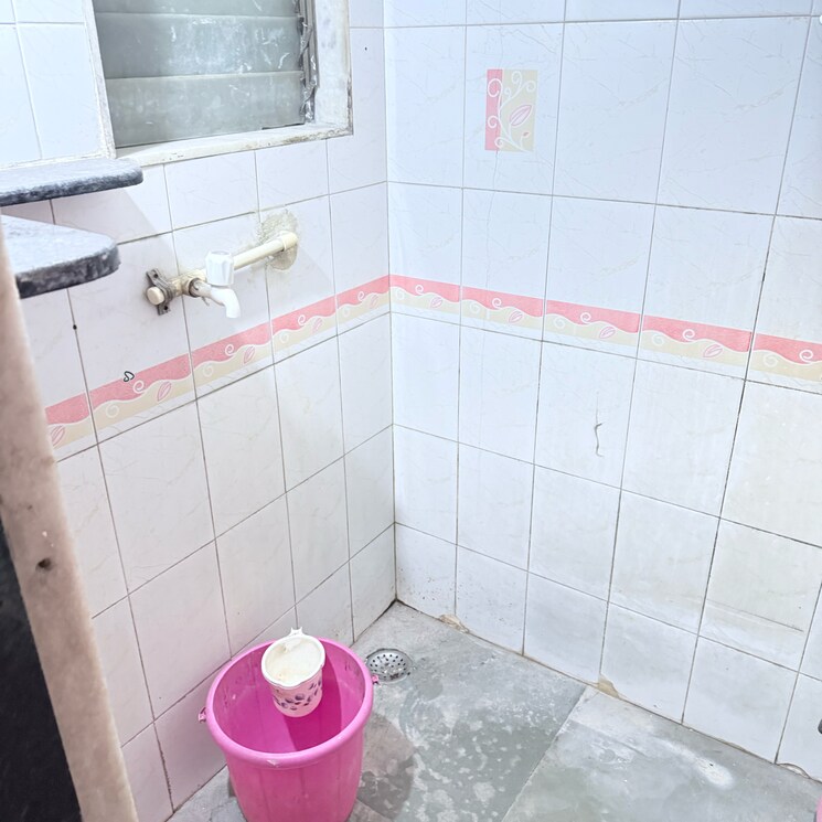 Bathroom, prabhadevi 1 RK 250 Sq.Ft. Apartment In Prabhadevi Mumbai 8964760