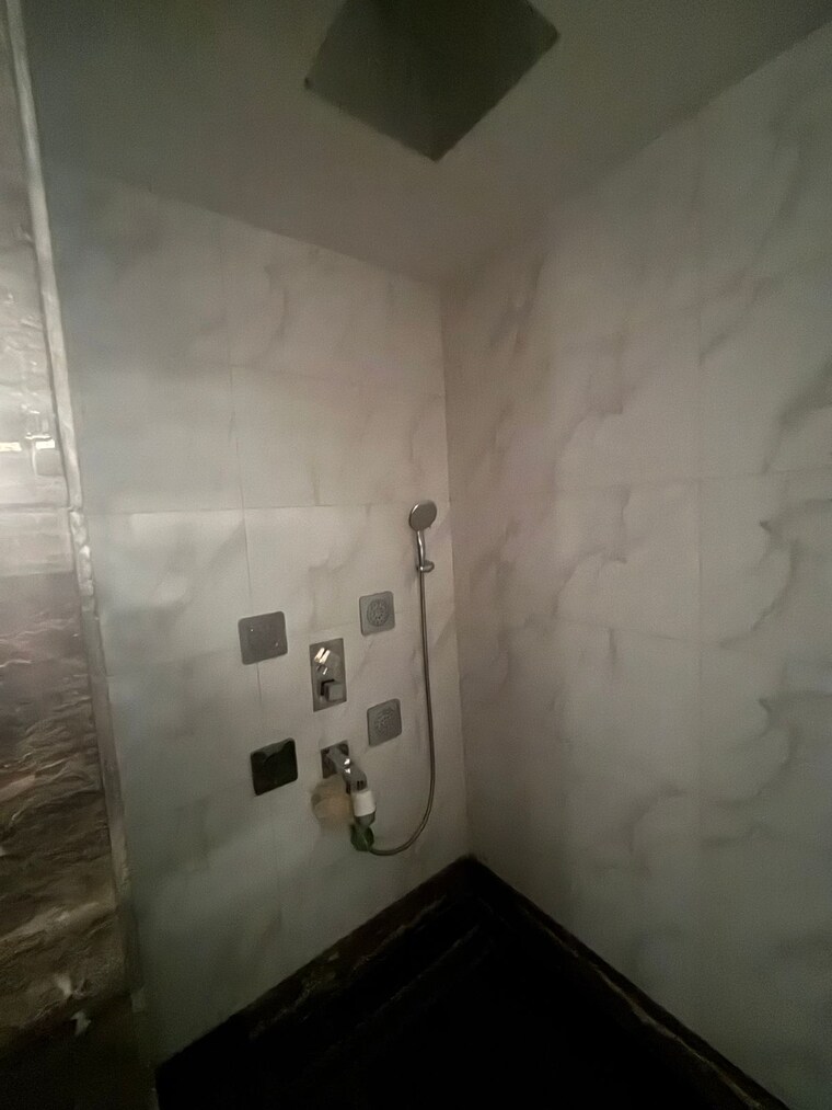 Bathroom, aba-county-107 4 Bedroom 4482 Sq.Ft. Apartment In Sector 107 Noida 8964844