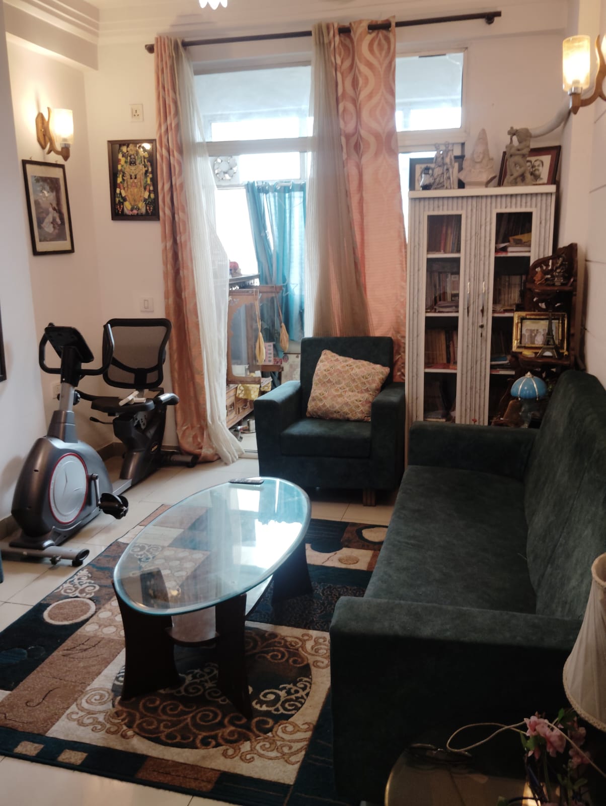 2 BHK Apartment For Rent in Mahagun Mascot