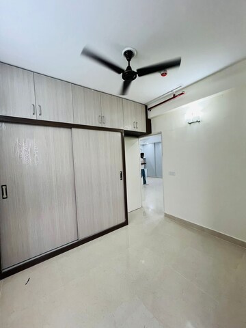 Room in 2 BHK Apartment at Signature Global Prime, Sector 63a – for Rent