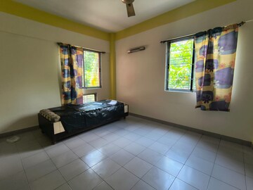 Living Room in 2 BHK Apartment at Genexx Valley, Diamond Harbour Road – for Rent