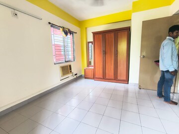 Room in 2 BHK Apartment at Genexx Valley, Diamond Harbour Road – for Rent