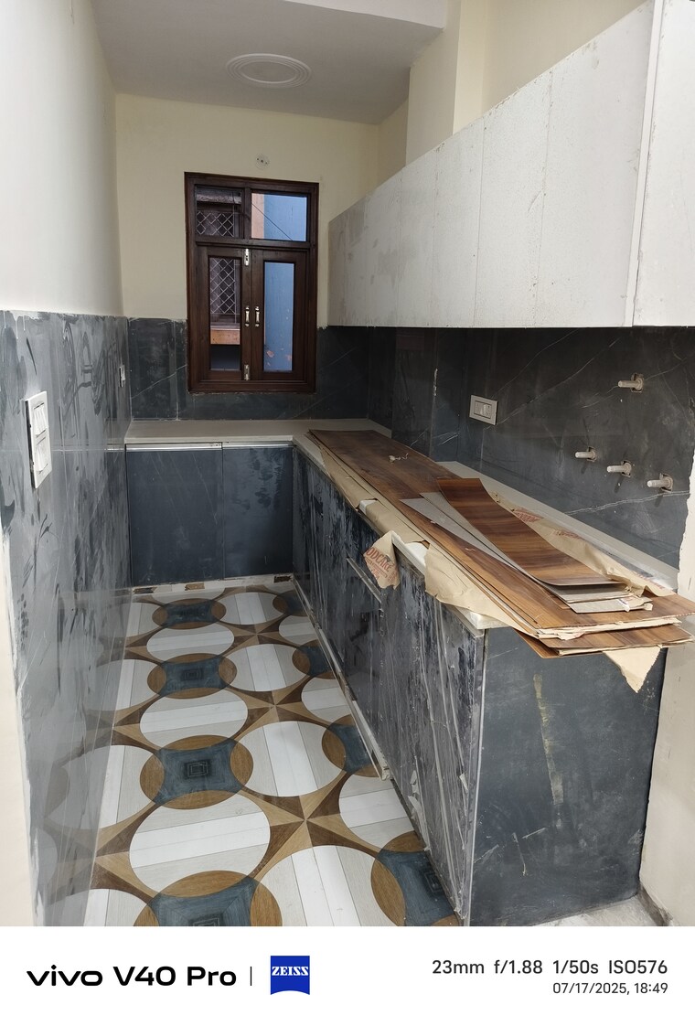 Kitchen, laxmi nagar 2.5 Bedroom 50 Sq.Yd. Builder Floor In Laxmi Nagar Delhi 8964922