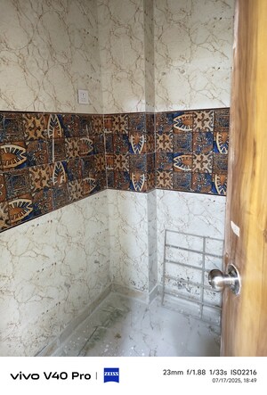 Master Plan in 2.5 BHK Builder Floor at Laxmi Nagar – for Sale