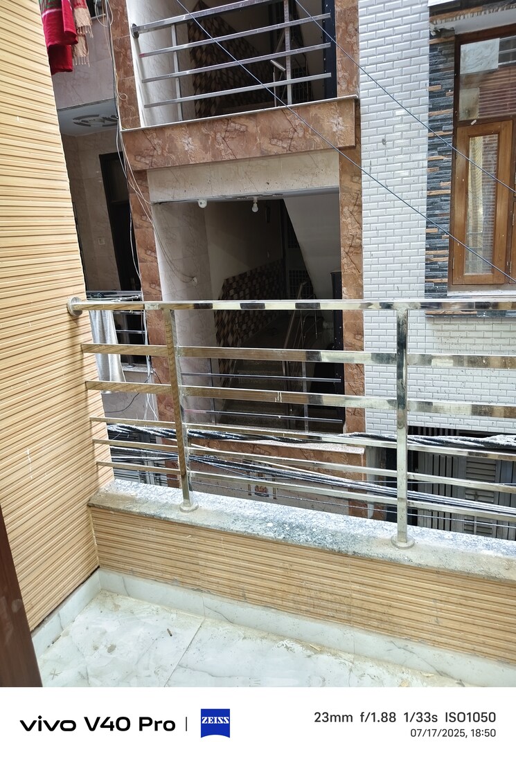 undefined, laxmi nagar 2.5 Bedroom 50 Sq.Yd. Builder Floor In Laxmi Nagar Delhi 8964922