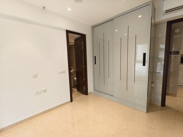 Room in 2 BHK Apartment at Hiranandani Highland, Powai – for Rent
