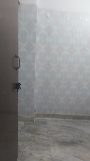 Bathroom in 2.5 BHK Builder Floor at Mayur Vihar – for Sale