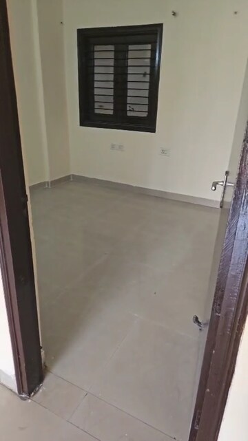 Room in 2.5 BHK Apartment at RPS Savana, Sector 88 – for Rent