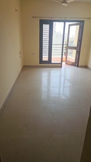 Room in 2.5 BHK Apartment at RPS Savana, Sector 88 – for Rent