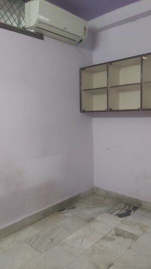 Room in 2.5 BHK Builder Floor at Mayur Vihar – for Sale