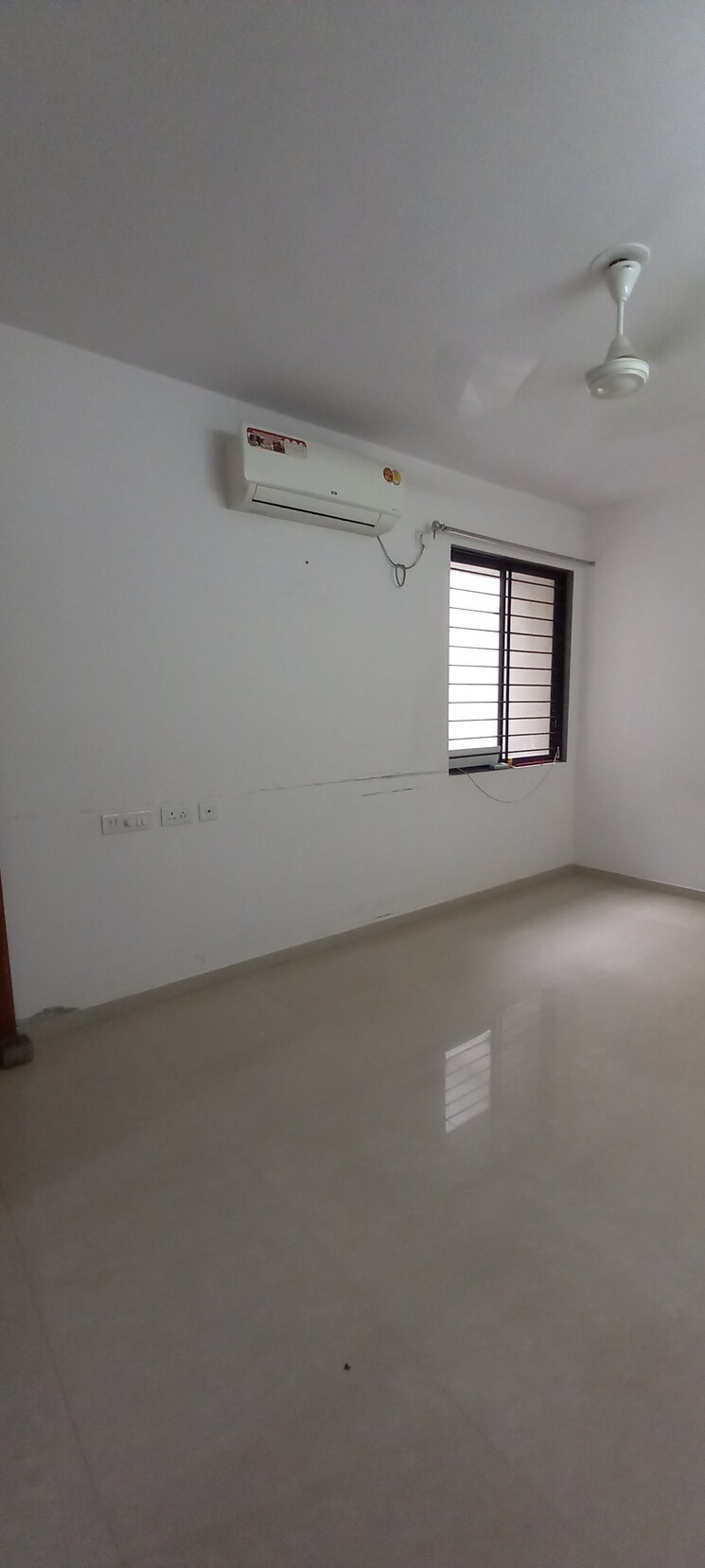 Room, shastrinagar 3 Bedroom 2250 Sq.Ft. Apartment In Shastrinagar Ahmedabad 8965074