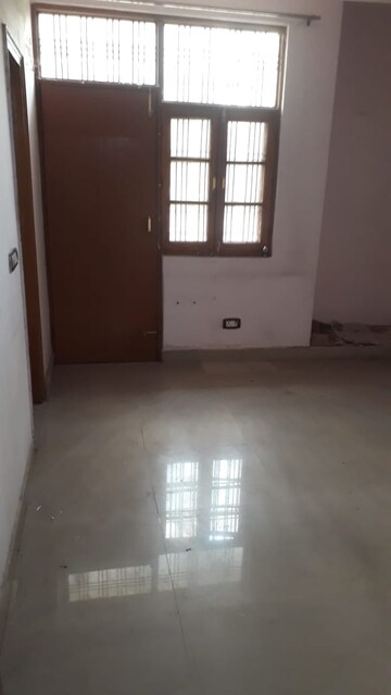 Room in 3 BHK Apartment at Matiyari – for Rent