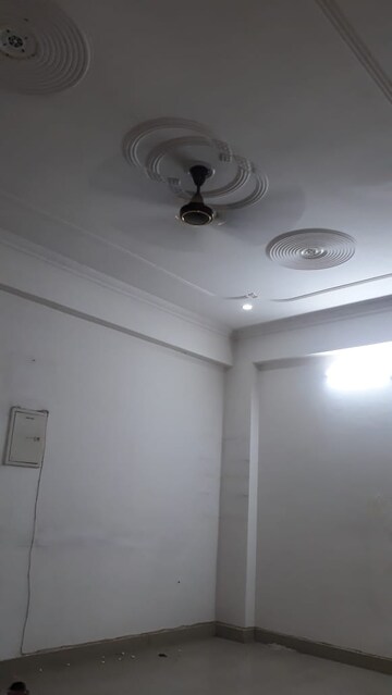 Room in 3 BHK Apartment at Matiyari – for Rent