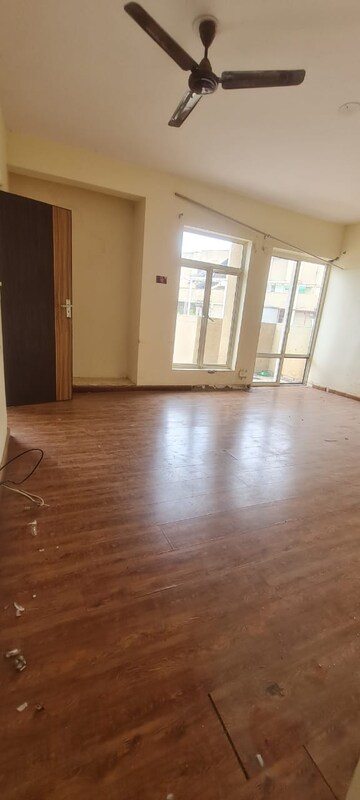 Room in 3 BHK Apartment at Satya The Hermitage, Sector 103 – for Rent