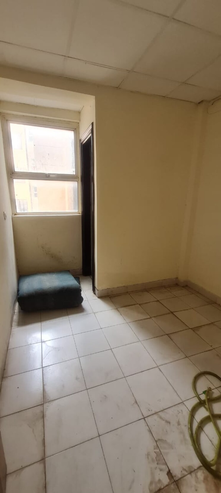 Bathroom, satya-the-hermitage 3 Bedroom 1947 Sq.Ft. Apartment In Sector 103 Gurgaon 8965089