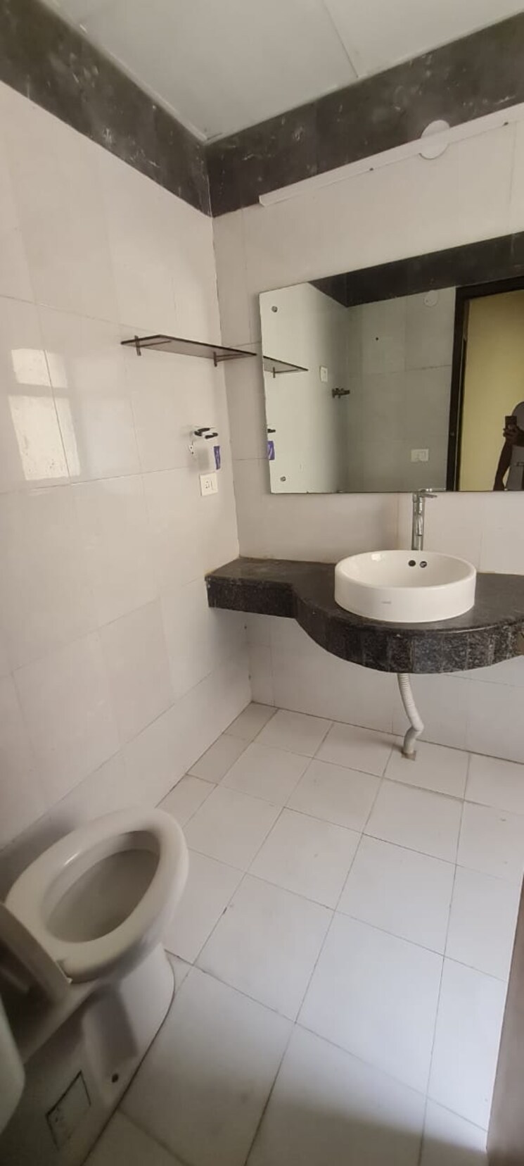 Bathroom, satya-the-hermitage 3 Bedroom 1947 Sq.Ft. Apartment In Sector 103 Gurgaon 8965089