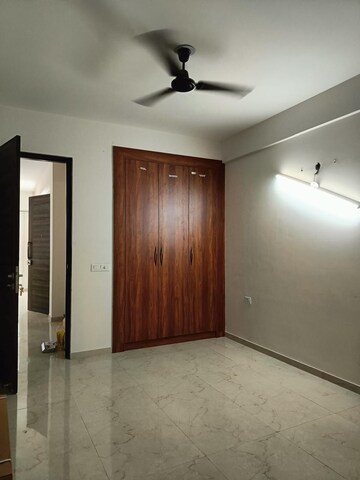 Room in 3.5 BHK Apartment at Smart World Gems, Sector 89 – for Rent