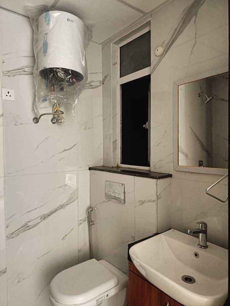 Bathroom, smart-world-gems 3.5 Bedroom 1494 Sq.Ft. Apartment In Sector 89 Gurgaon 8965116