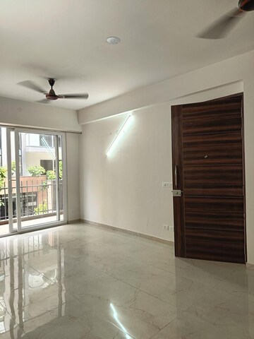Room in 3.5 BHK Apartment at Smart World Gems, Sector 89 – for Rent