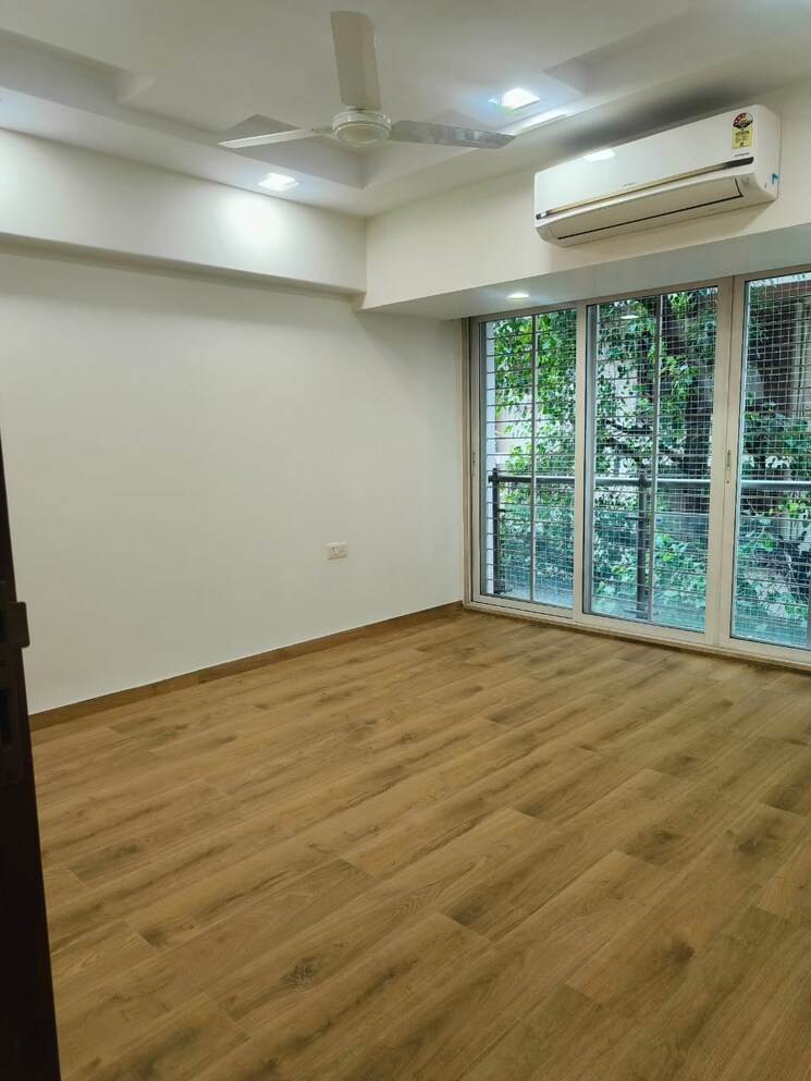 Room, santacruz west 4 Bedroom 2000 Sq.Ft. Apartment In Santacruz West Mumbai 8965140