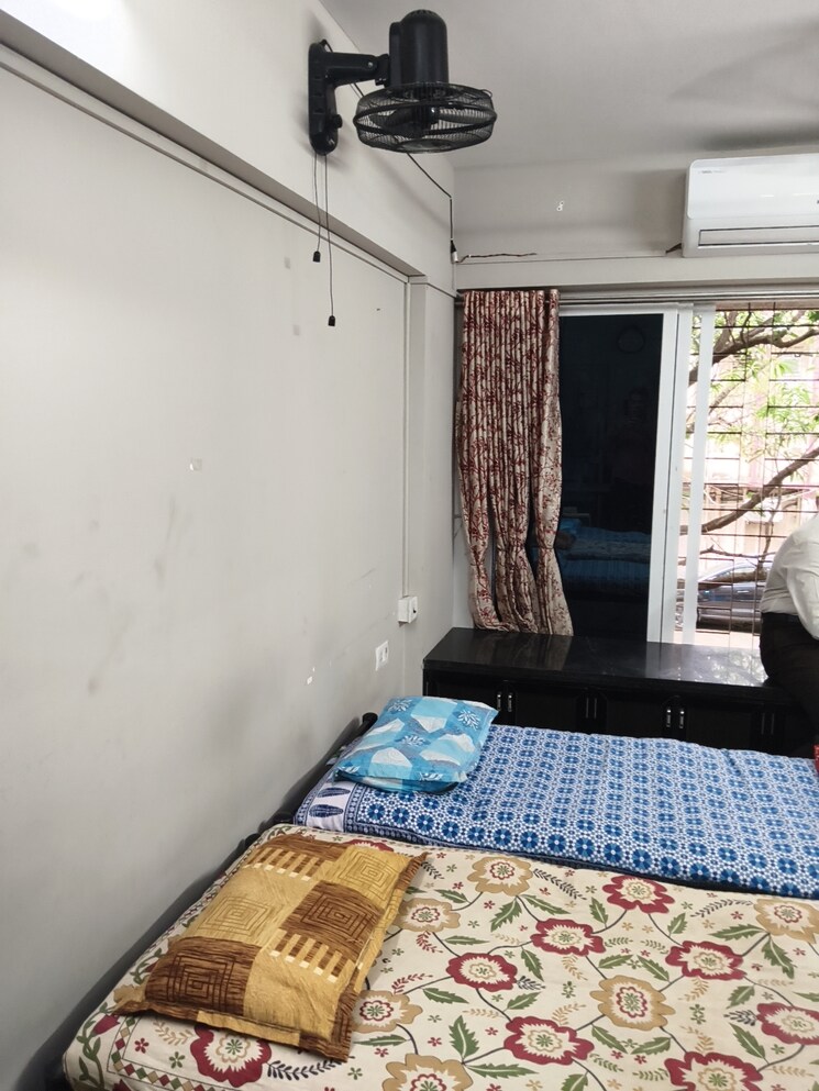 Bedroom, vile parle west 1 Bedroom 450 Sq.Ft. Apartment In Vile Parle West Mumbai 8965146