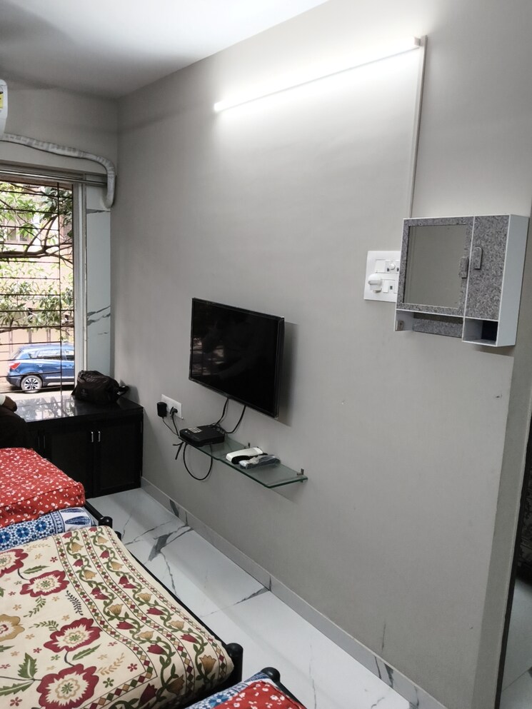 Room, vile parle west 1 Bedroom 450 Sq.Ft. Apartment In Vile Parle West Mumbai 8965146