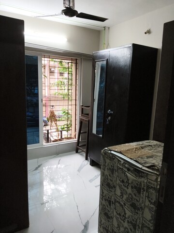 Bedroom in 1 BHK Apartment at Vile Parle West – for Rent
