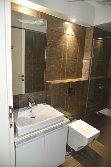 Bathroom in 4 BHK Apartment at Santacruz West – for Rent