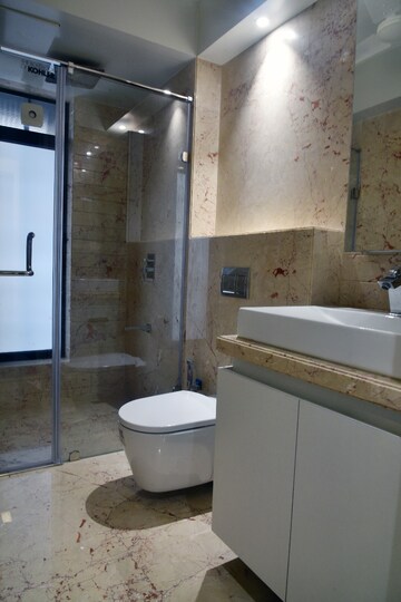 Bathroom in 4 BHK Apartment at Santacruz West – for Rent