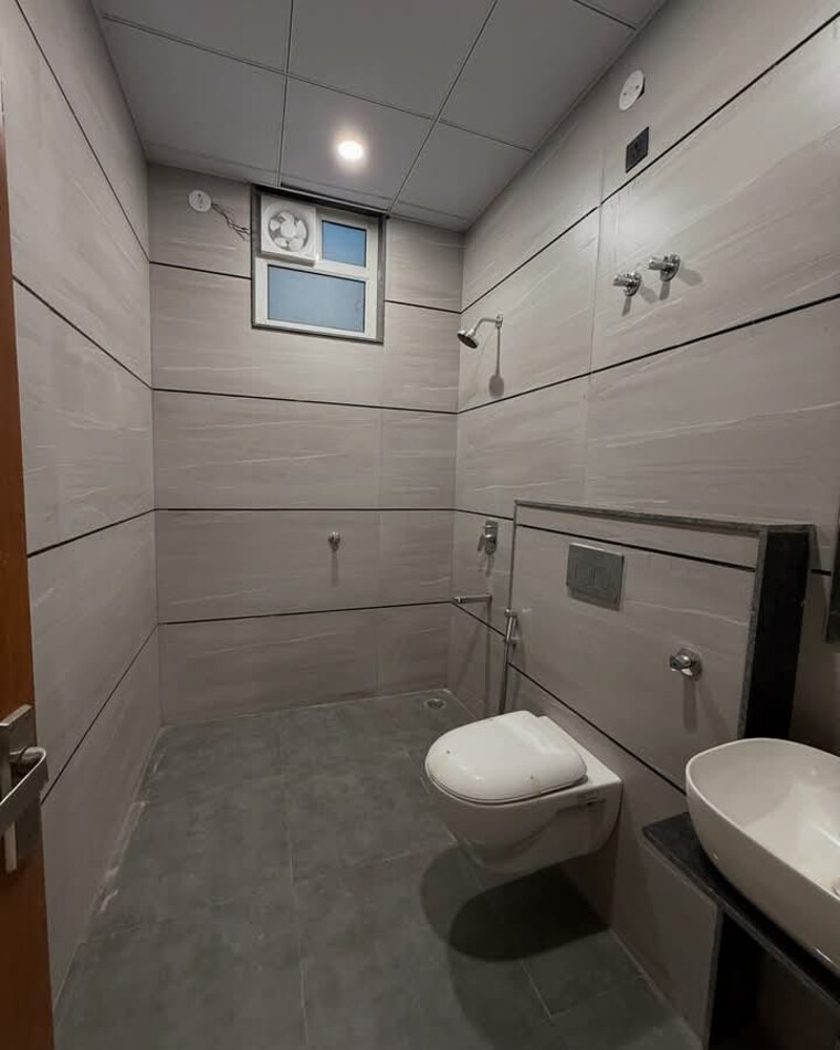Bathroom, dabri 2 Bedroom 700 Sq.Ft. Apartment In Dabri Delhi 8965163