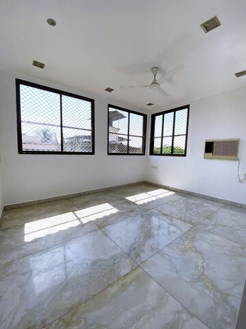 Room in 2 BHK Apartment at Vashi – for Sale
