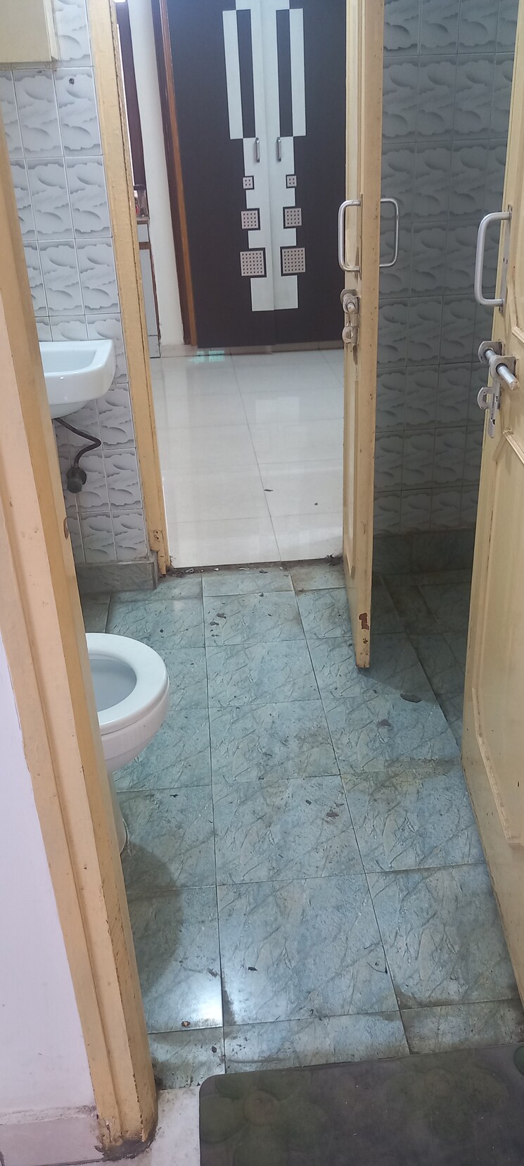 Attached Bathroom, ip extension 3 Bedroom 1450 Sq.Ft. Apartment In Ip Extension Delhi 8965184