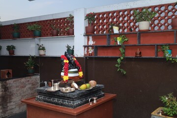 Bedroom in 5 BHK Independent House at Akkarai – for Sale