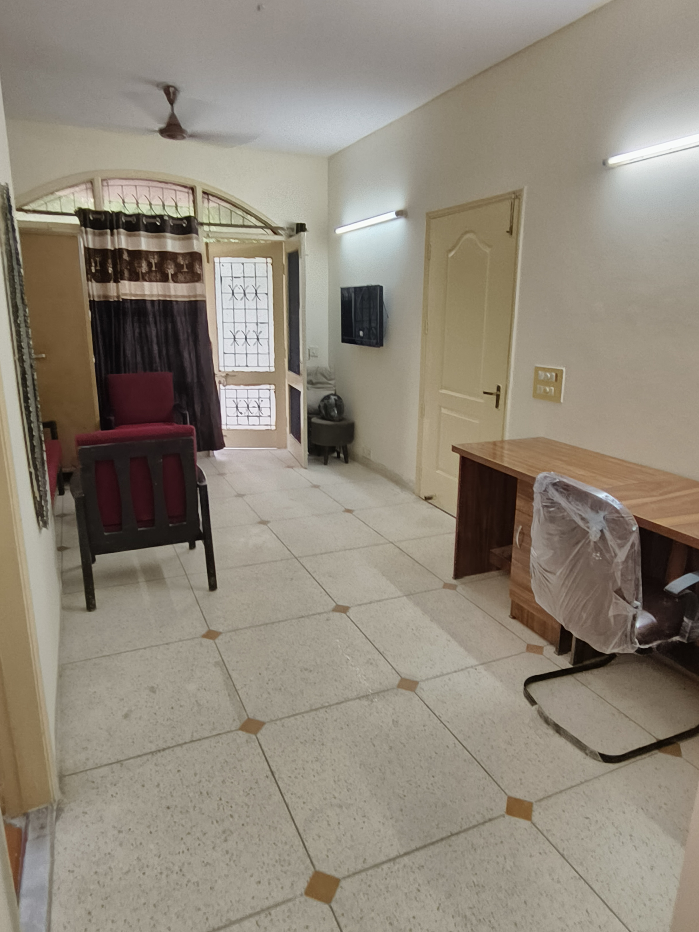 2 BHK Builder Floor For Rent in Unitech South City II