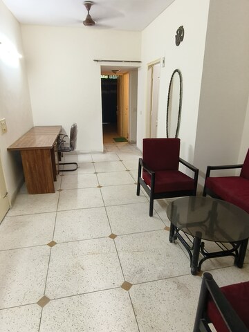 Team Area in 2 BHK Builder Floor at Unitech South City II, Sector 50 – for Rent