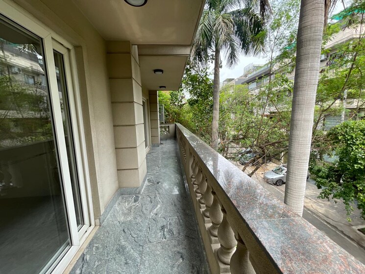Balcony, defence colony 4 Bedroom 325 Sq.Yd. Builder Floor In Defence Colony Delhi 8965213