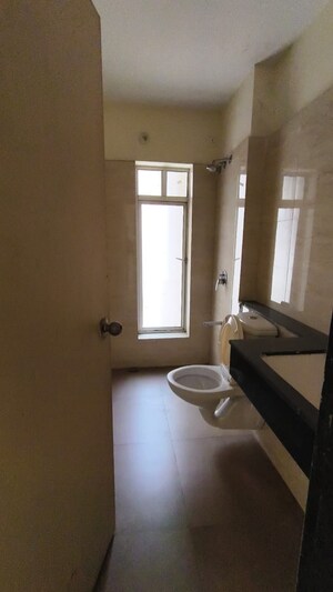 Room in 2 BHK Apartment at Indiabulls Greens, New Panvel – for Sale