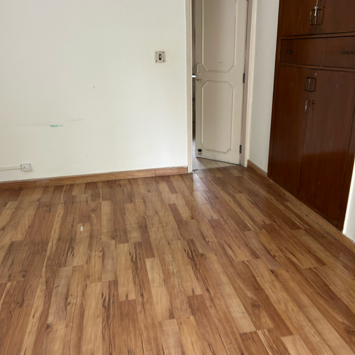 3 BHK + Servant Room 1800 Sq.Ft. Apartment in Rwa Jalvayu Vihar Noida